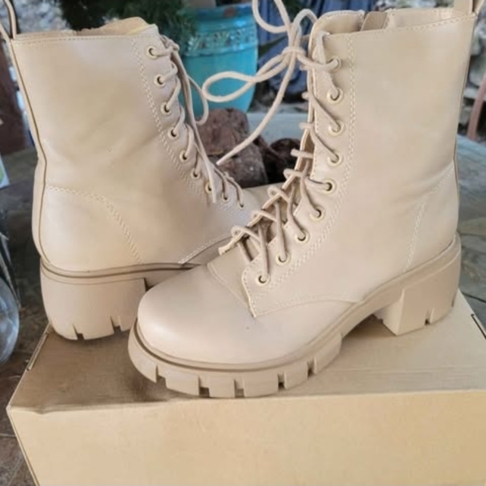 Stylish Tan Lace-Up Combat Boots